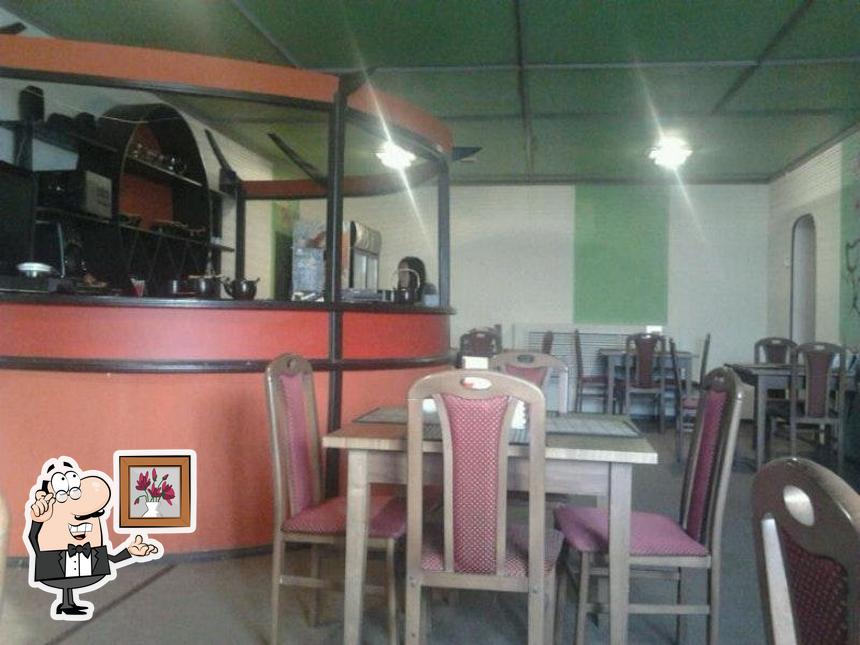 Посмотрите на внутренний интерьер "Сашими"