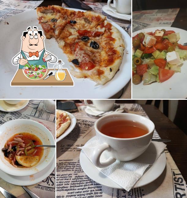 Греческий салат в "Русских Блинах"