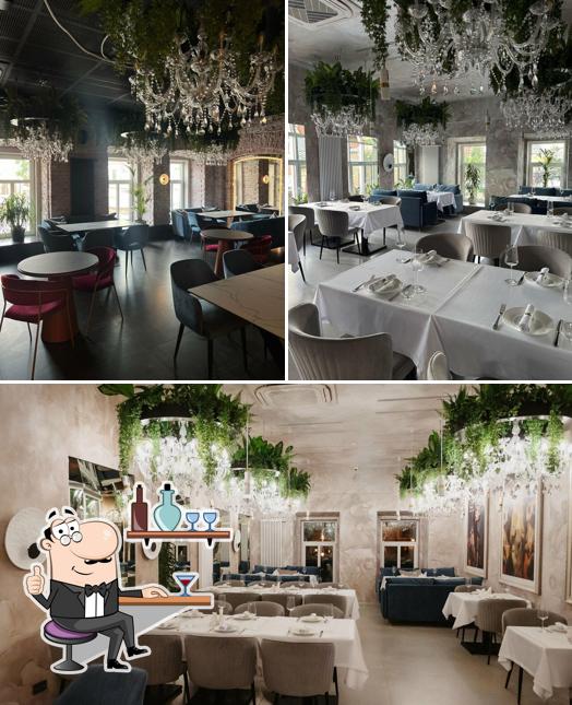 Посмотрите на внутренний интерьер "Скетч"