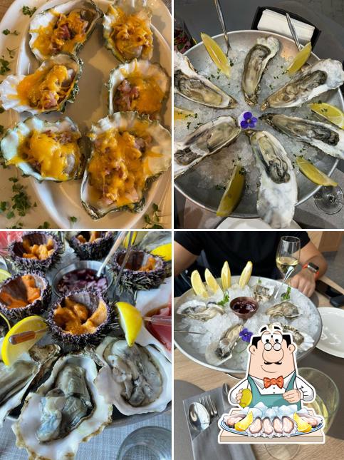 Устрицы в "Свежий улов rest&bar"