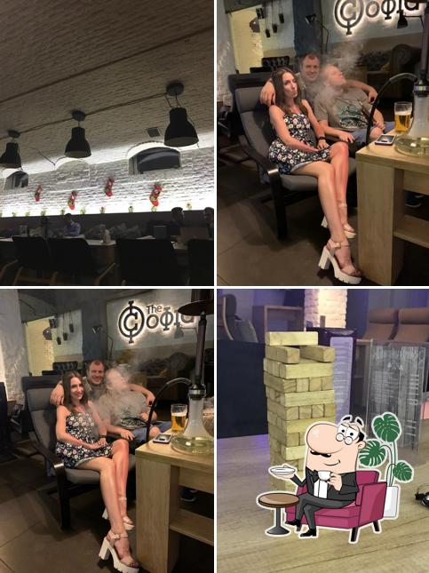 Посмотрите на внутренний интерьер "The office"