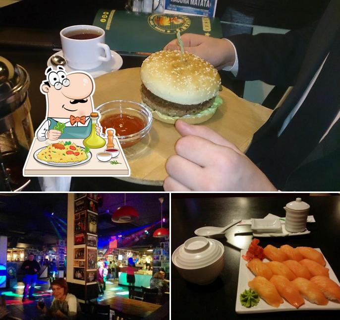 Еда и барная стойка в Duckstar's