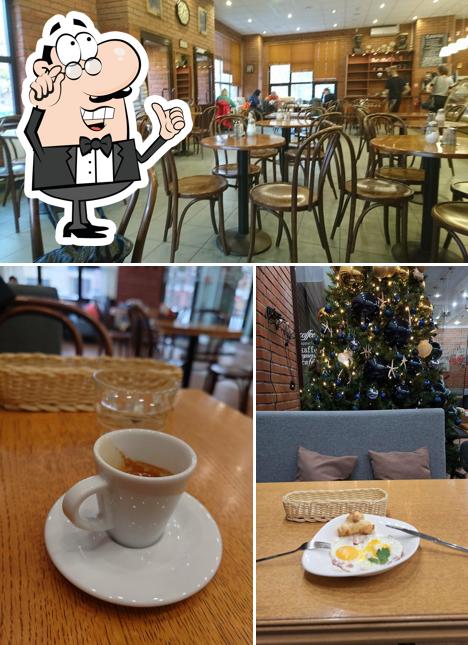 Интерьер "Центральной кофейни"