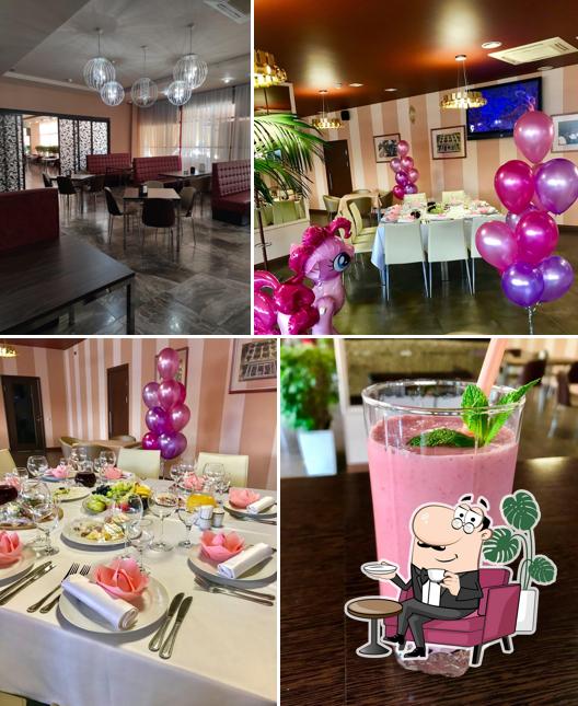 Посмотрите на внутренний интерьер "Кафе "Шоколад""