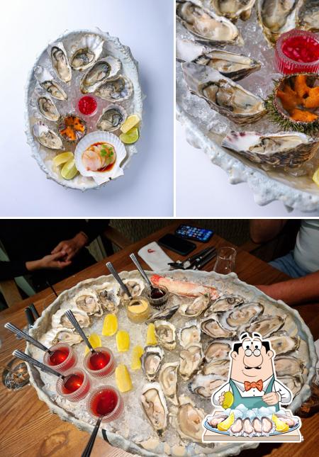 Устрицы в "Moreca Seafood & Wine rest"