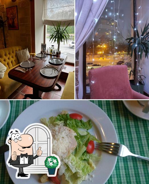 Посмотрите на этот снимок, где видны внешнее оформление и еда в Casa mia