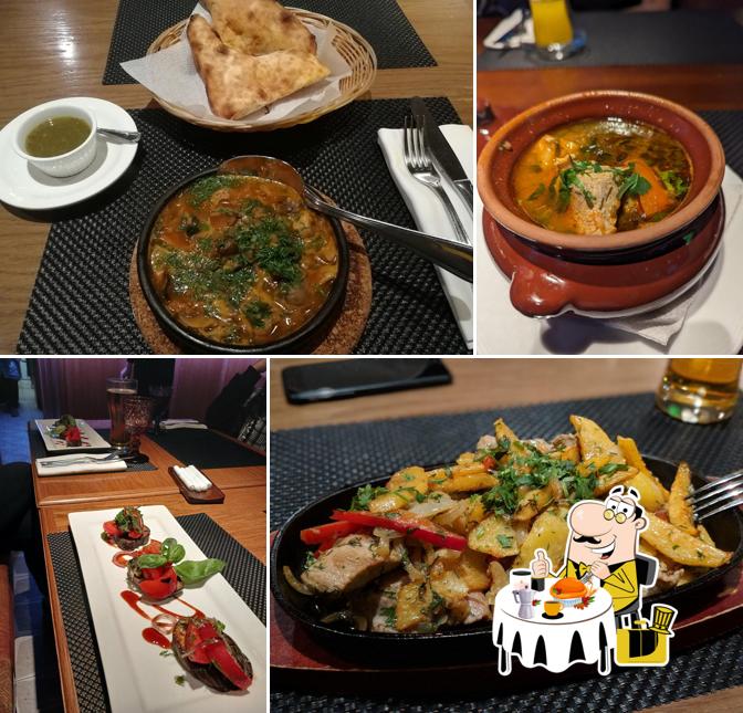 Еда в "Хинкальной"