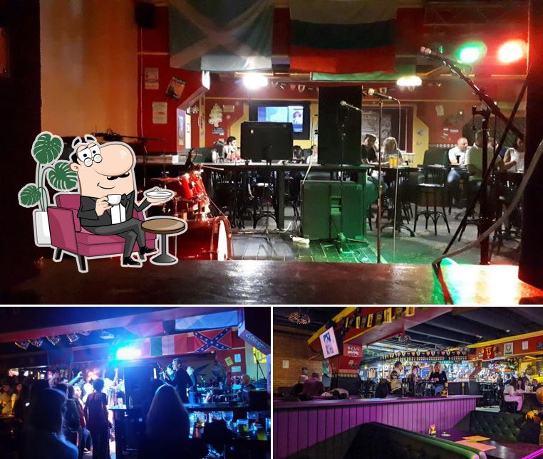 Интерьер "Harat's pub (Хэрата'са Паб)"