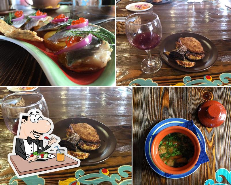 Это фотография, где изображены еда и напитки в Чугунок