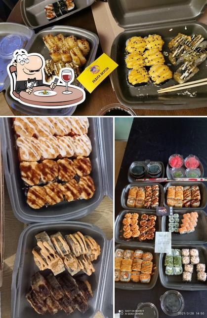 Еда в "Радуга Вкусов"