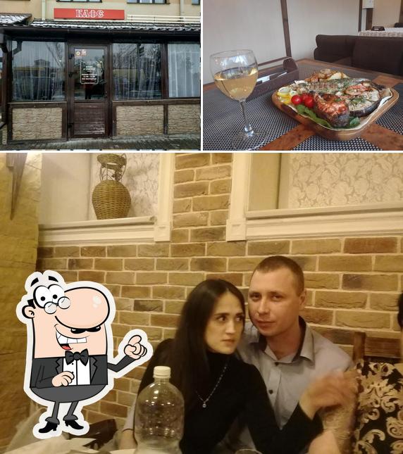 Посмотрите на внутренний интерьер "Кафе "У Сяброу""