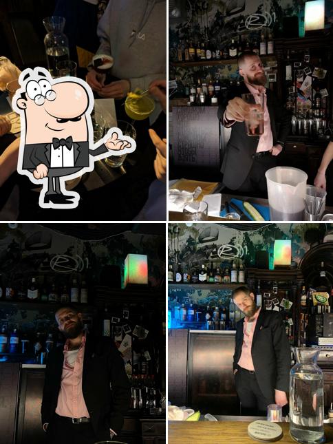 Посмотрите на внутренний интерьер "OY!"