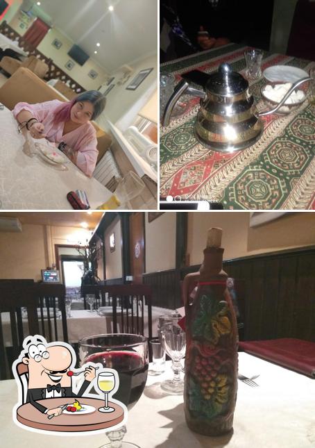 В Hap есть еда, вино и многое другое