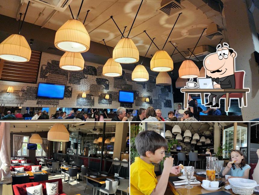 Посмотрите на внутренний интерьер "Хинкальной"