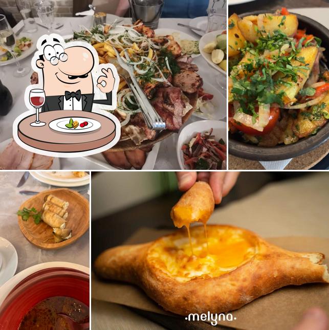 Блюда в "Мелуна"