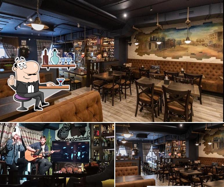 Интерьер "Хонки Тонк Пианино Бар"