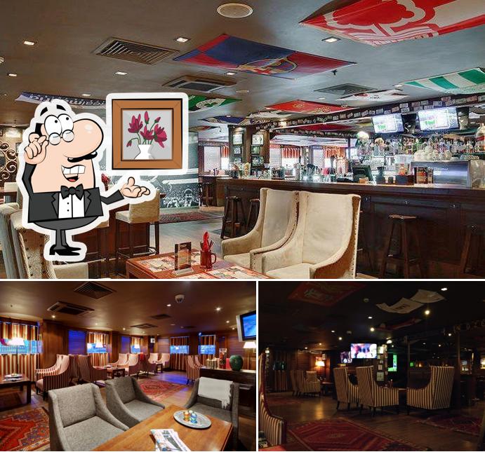 Посмотрите на внутренний интерьер "Sports' Bar 84"