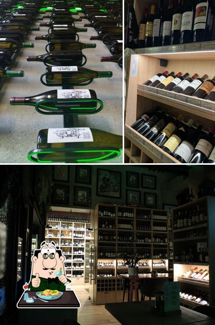 Это снимок, где изображены еда и внутреннее оформление в Байки