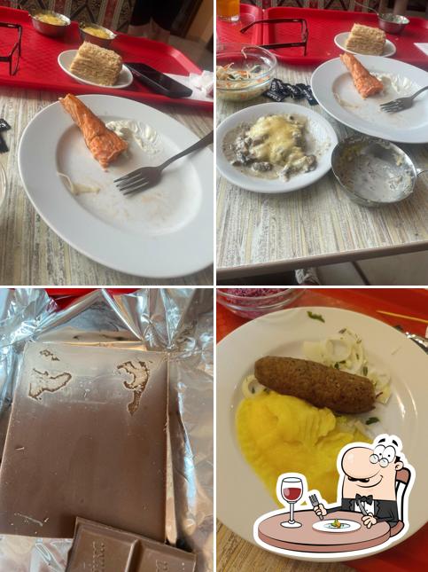 Блюда в "Столовой 888"