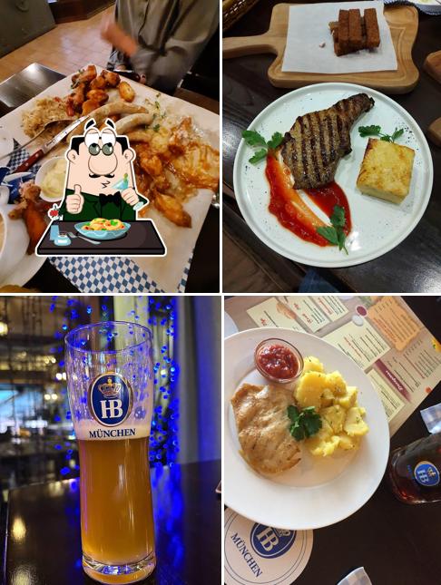 Свиные отбивные в "Hofbrau Kemerowo Настоящем Баварском Пивной Ресторан в Кемерово"