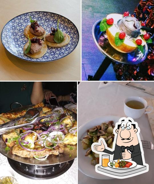 Еда в "Огнях Баку"