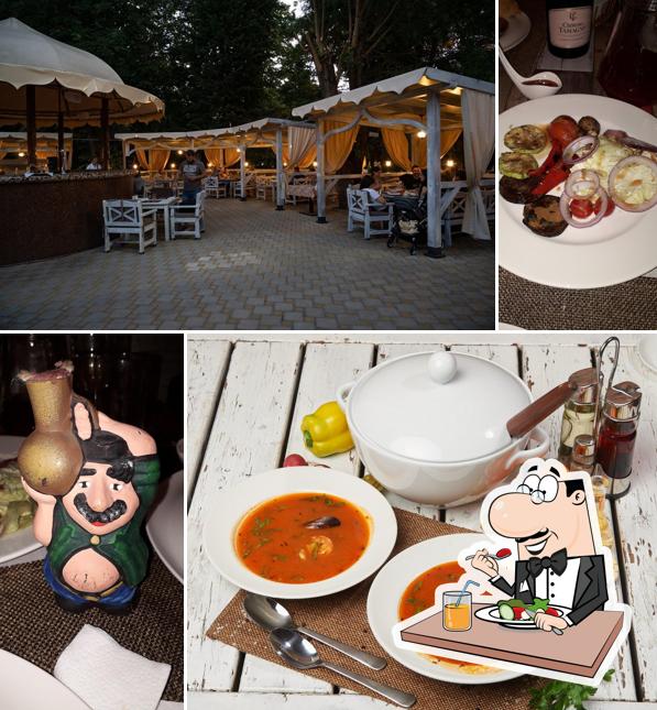 Еда в "БАНКЕТНОМ ЗАЛЕ ДЖАНЕ -ДЖАНЕ"