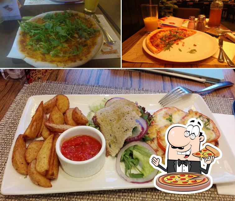 В "IL Патио (работает на доставку 11:00-22:00)" вы можете заказать пиццу