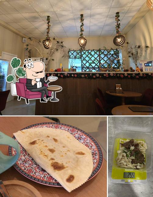 Внутреннее оформление и еда - все это можно увидеть на этом снимке из Чебуреки Навеки