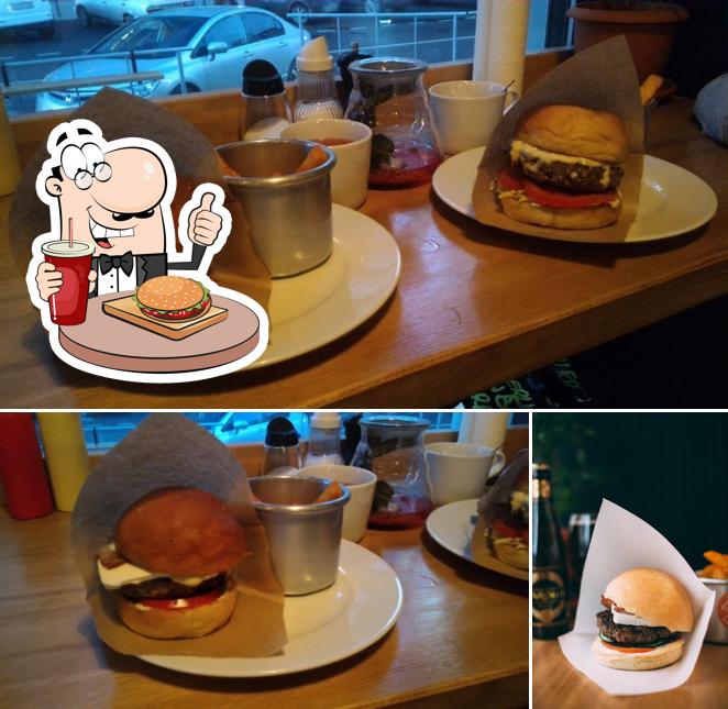 В "Бургере Бар Как Мы Любим" вы можете попробовать гамбургеры