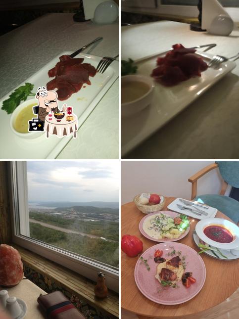 Еда в "Панорамном ресторане "У Егорыча""