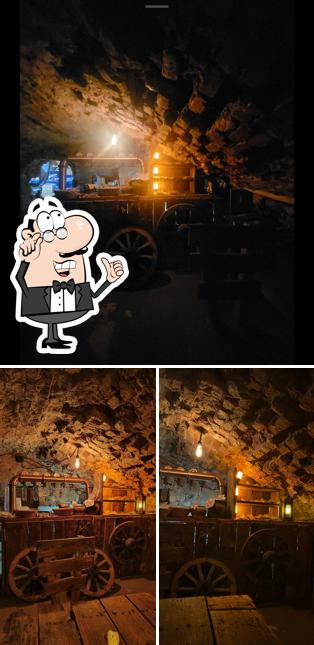 Посмотрите на внутренний интерьер "У Францискан"