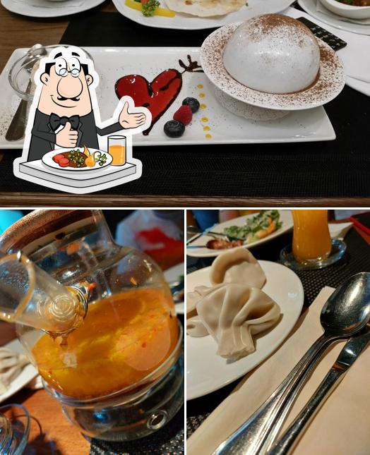 Еда в "Хинкальной"