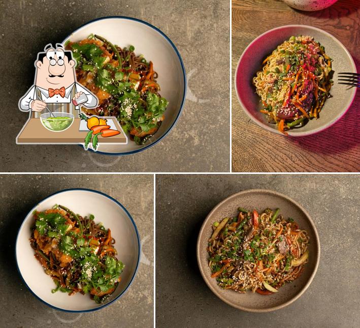 Салат из морских водорослей в "Лапшичной"