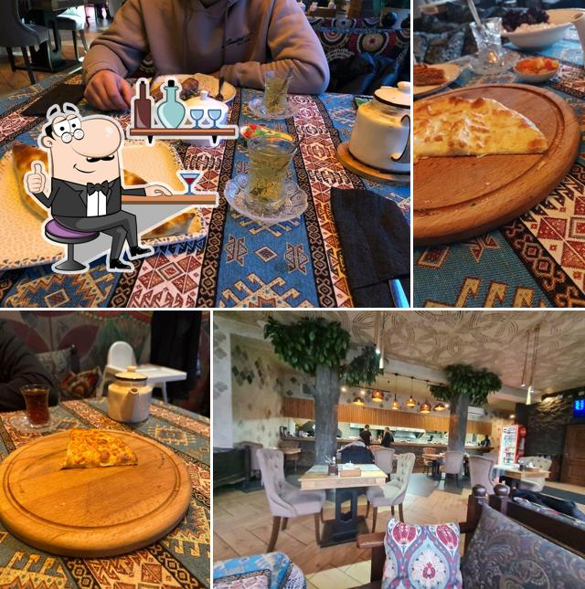 Посмотрите на внутренний интерьер "Бута"