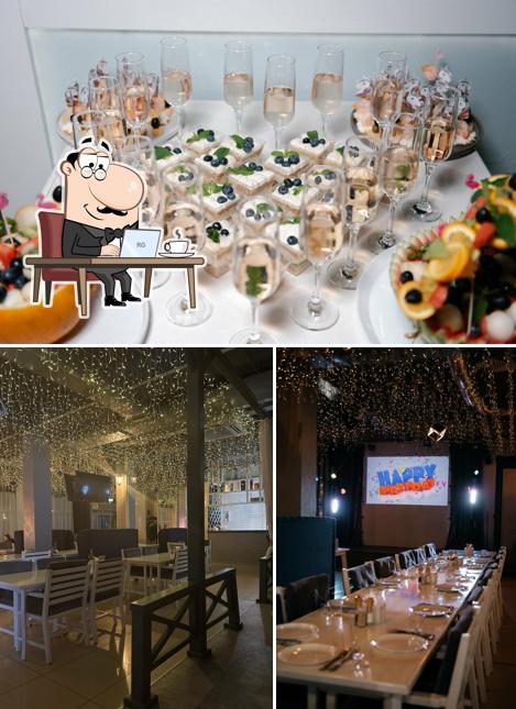 Посмотрите на это фото, где видны внутреннее оформление и еда в Light