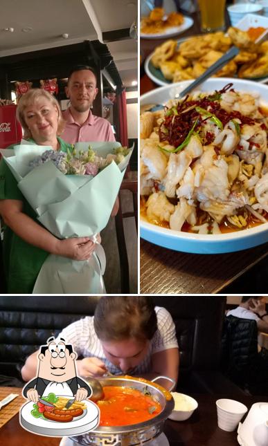 Еда в "Синлуне Кафе"