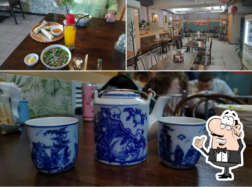 Посмотрите на внутренний интерьер "Viet Cook"