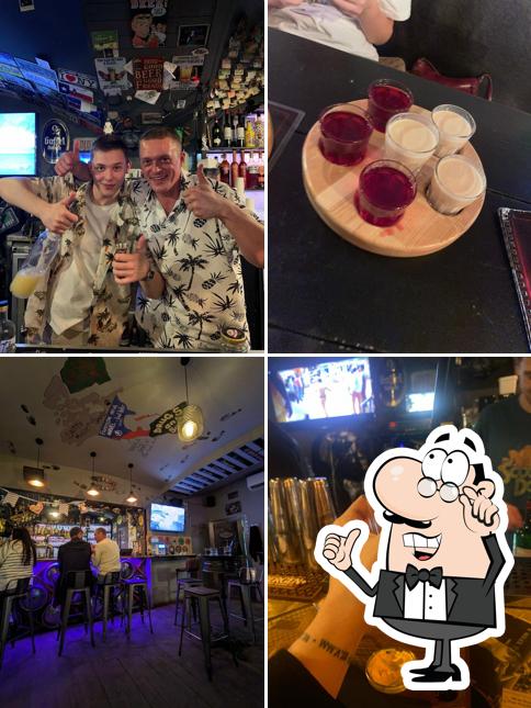 Забронируйте столик в "Своих&Наших"