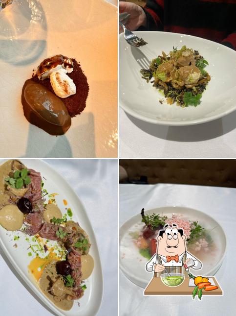 Салат из морских водорослей в "Бурбоне"