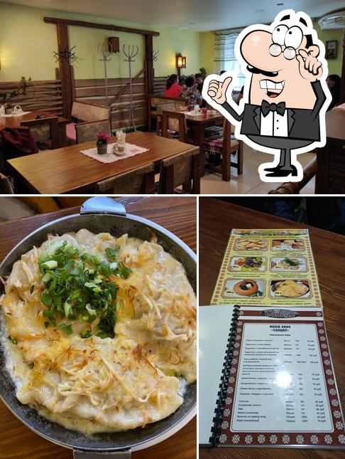 Посмотрите на внутренний интерьер "Сандала"