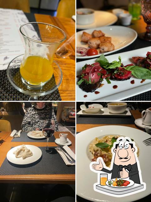 Блюда в "Хинкальной"