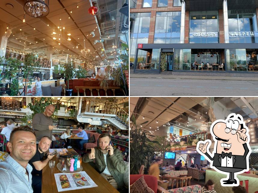 Посмотрите на внутренний интерьер "Чайханы Чабрец"