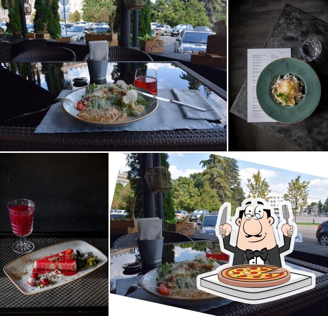 Закажите пиццу в "Веранда и вино"