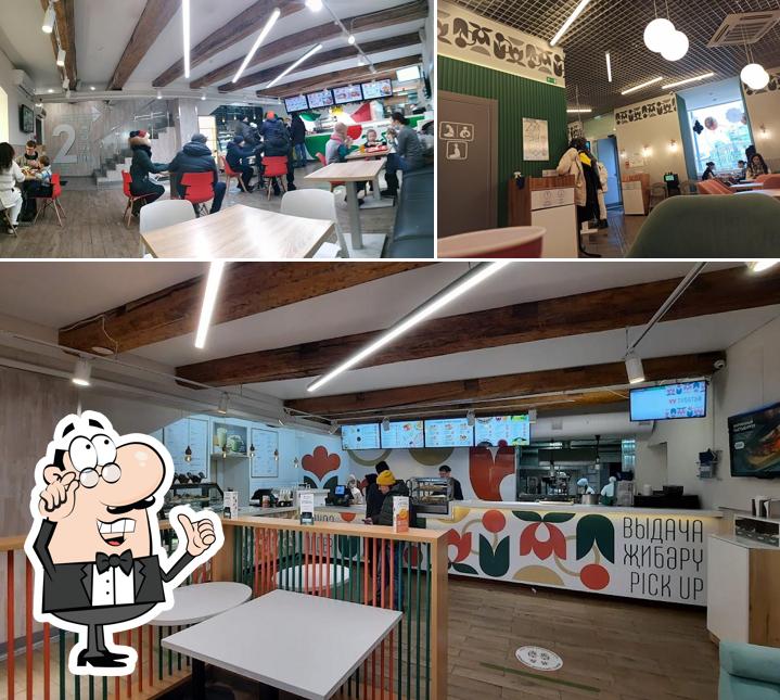 Посмотрите на внутренний интерьер "Тюбетея"