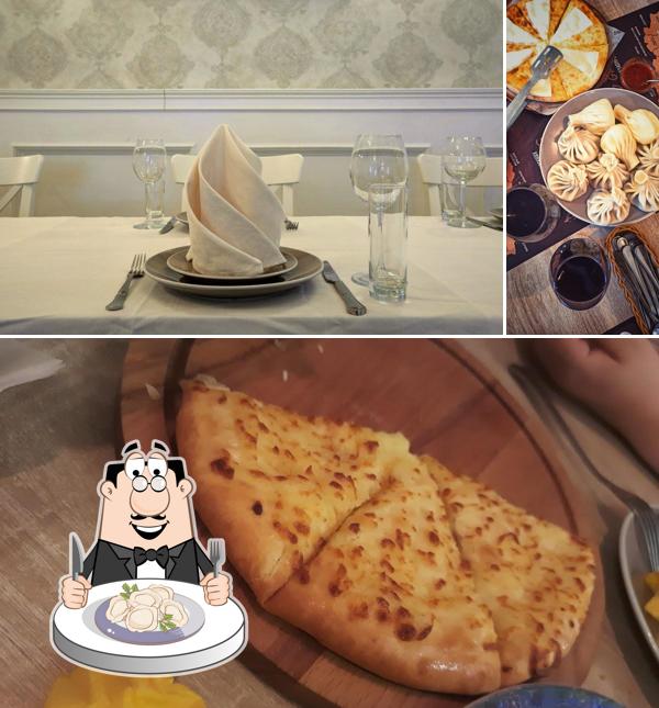 Вареники в "Хинкали И Хачапури"