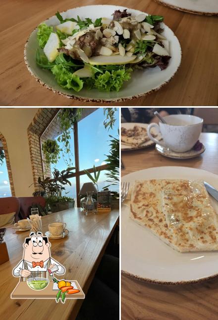 Салат из морских водорослей в "Винодельня 78"