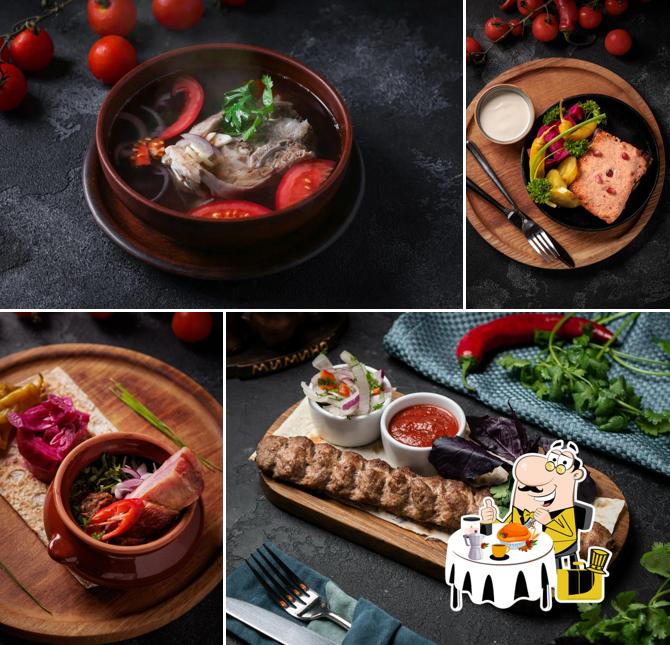 Блюда в "Кафе Мимино"