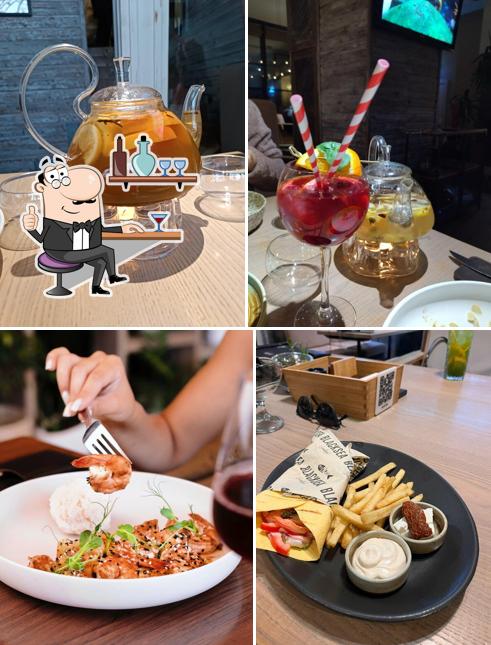 Посмотрите на внутренний интерьер "Blacksea"