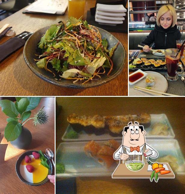 Салат из морских водорослей в "Кидо"