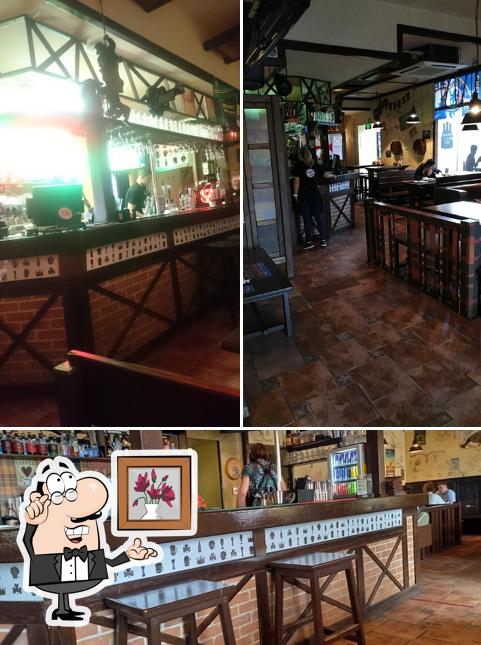 Посмотрите на внутренний интерьер "Гвоздей"